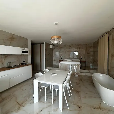 Belvedere Mondial Hotel apartamentowy Moneglia